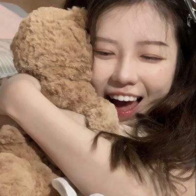 背鸭子的男孩